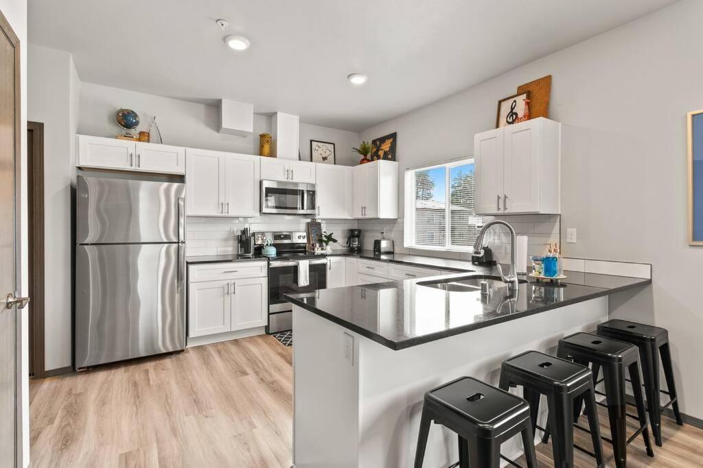 Апартаменты New 2 Bed 2 Bath Near Perry District And Dt Спокан Экстерьер фото